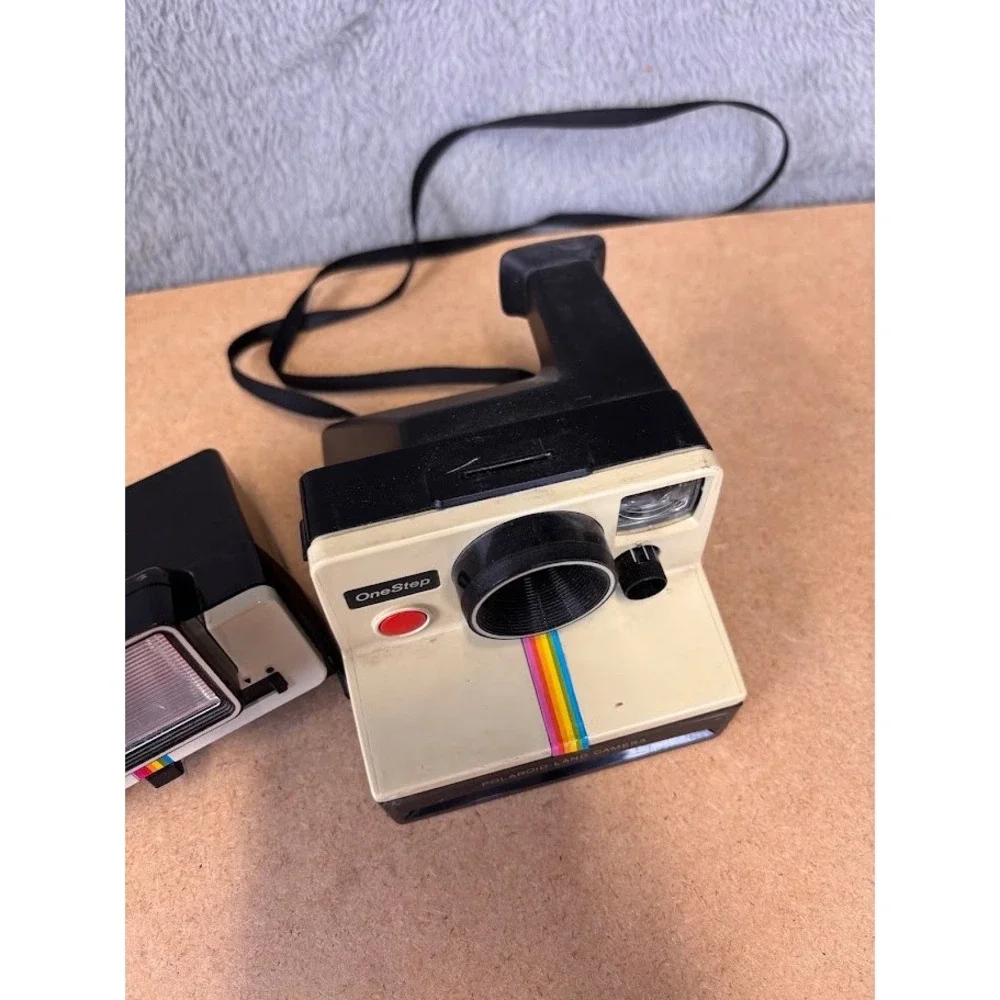 Polaroid OneStep Land Camera Rainbow Stripe with Q-Light Flash Vintage Untested